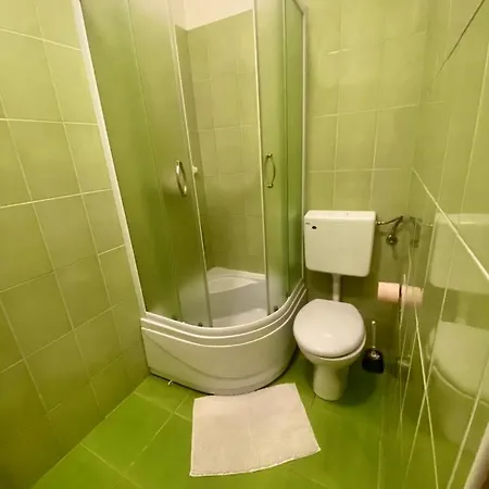 بيت شباب Crazy House بولا