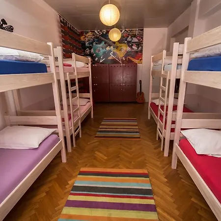 Crazy House Ostello