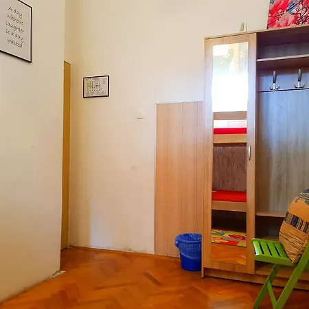 Crazy House Ostello *