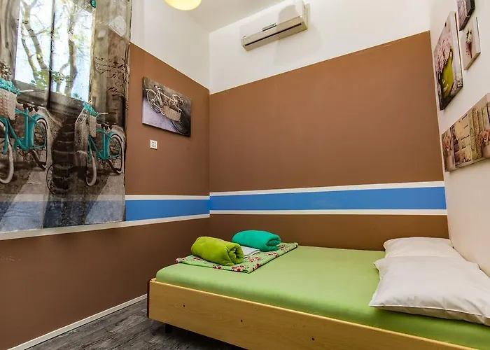 Hostel Sol Garden - With A Soul