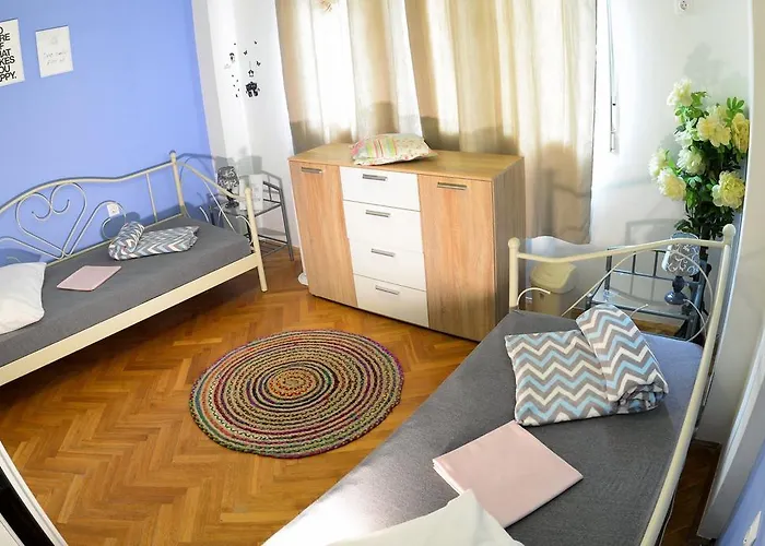 Hostal Sol Garden - With A Soul Pula