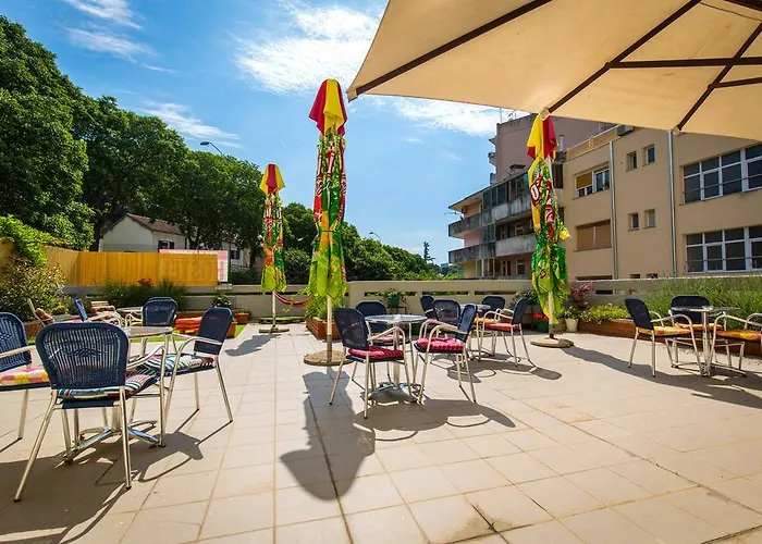 Hostel Sol Garden - With A Soul Pula
