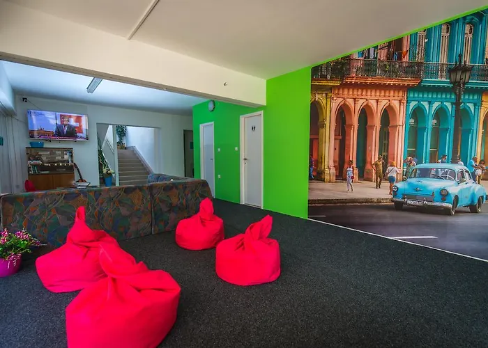 Hostal Sol Garden - With A Soul Pula